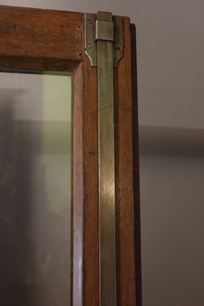 Vetrina in mogano del XIX secolo