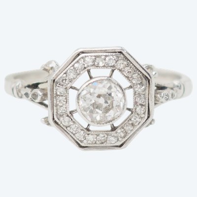 Bague hexagonale en or blanc et diamants