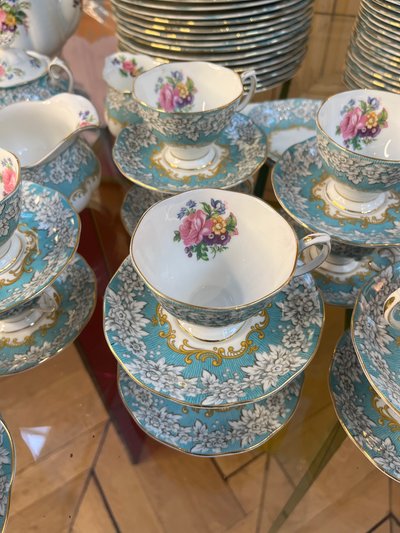 Royal Albert 100-Piece Enchantment Dinner Service