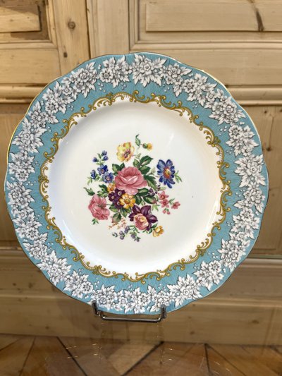 Royal Albert 100-Piece Enchantment Dinner Service