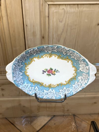 Royal Albert 100-Piece Enchantment Dinner Service