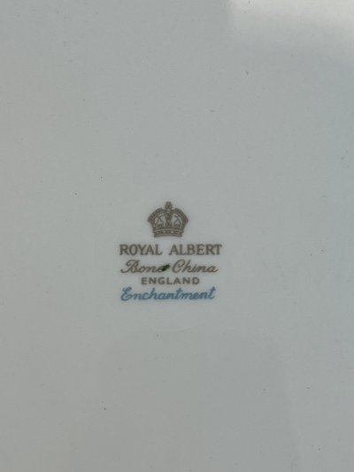 Royal Albert 100-Piece Enchantment Dinner Service