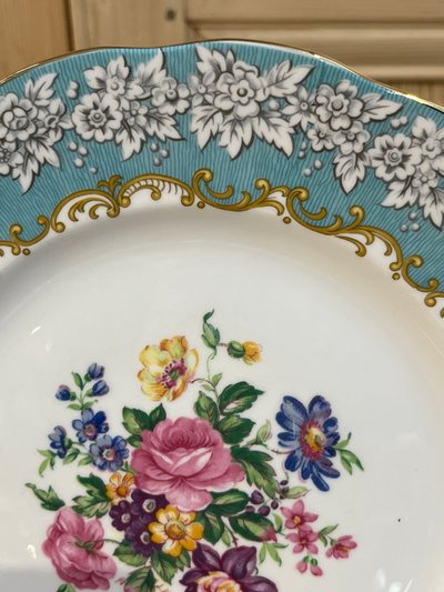 Royal Albert 100-Piece Enchantment Dinner Service
