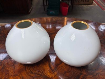 Coppia di vasi a sfera