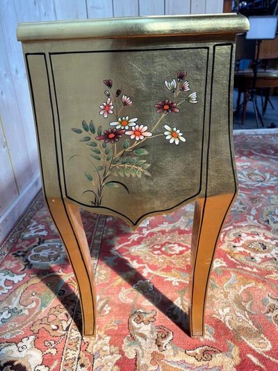 Commode en bois doré 