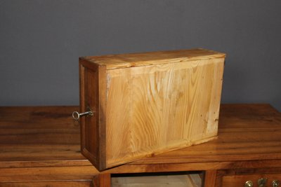 Cassettiera Directory in noce, fine XVIII secolo