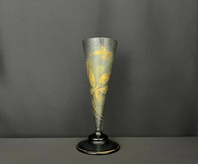 Vase Art Déco en verre soufflé gravé à l’acide – motif floral doré