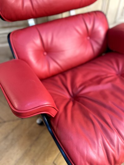 Charles & Ray EAMES two Lounge Chairs and an Ottoman Vitra Edition