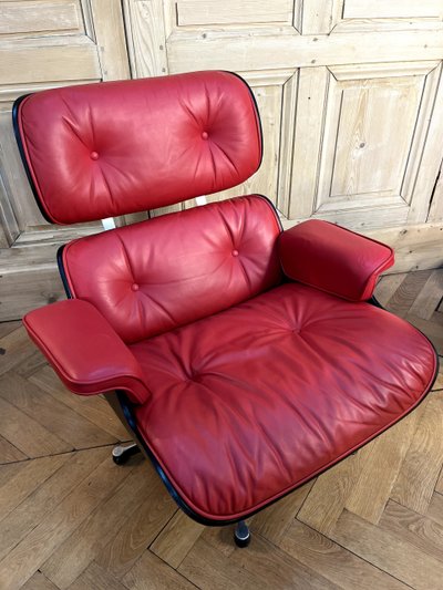 Charles & Ray EAMES two Lounge Chairs and an Ottoman Vitra Edition