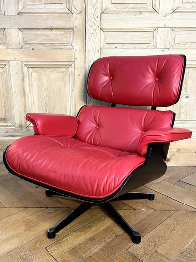 Charles & Ray EAMES two Lounge Chairs and an Ottoman Vitra Edition