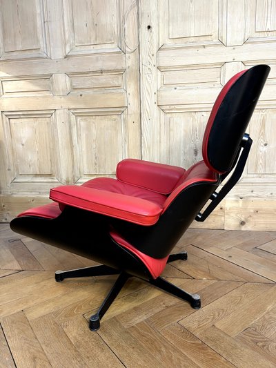Charles & Ray EAMES two Lounge Chairs and an Ottoman Vitra Edition