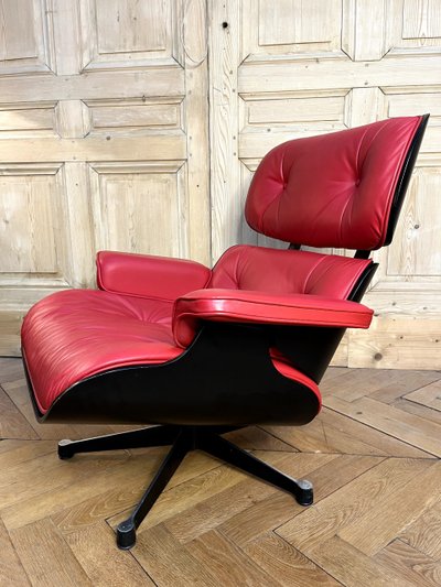 Charles & Ray EAMES two Lounge Chairs and an Ottoman Vitra Edition