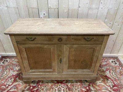 Buffet époque Louis Philippe en chêne aéro gommé