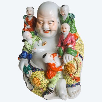 Statue d'art d'Asie représente un bouddha rieur avec 5 enfants en porcelaine 
