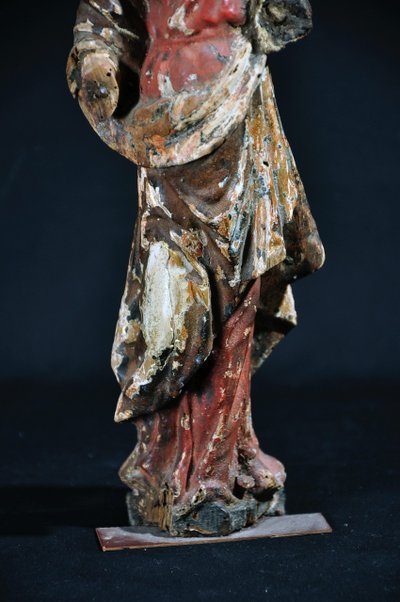 Sculpture en bois polychrome représentant la Vierge XVIIe siècle