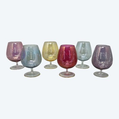 Set di sei bicchieri di lusso colorati Napoleone, realizzati a mano in cristallo, anni '60. Prodotto in Italia.