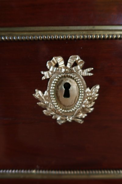 Commode Louis XVI époque XVIIIème siècle.