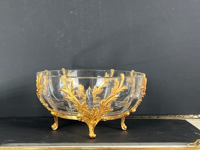 CUT CRYSTAL CUP WITH A GILT BRONZE MOUNT WITH OAK LEAF DECOR