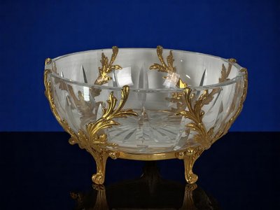 CUT CRYSTAL CUP WITH A GILT BRONZE MOUNT WITH OAK LEAF DECOR
