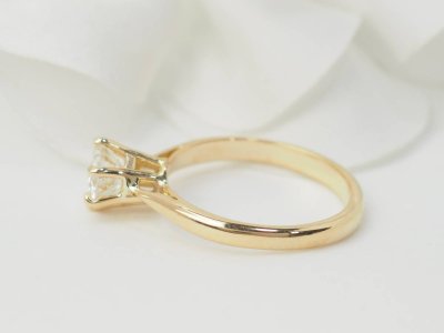 Bague solitaire en or jaune et diamant 0.97ct 