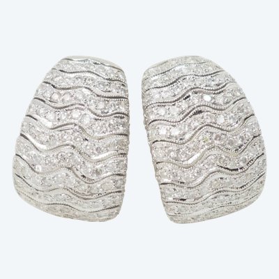 Orecchini in oro bianco e pavé di diamanti