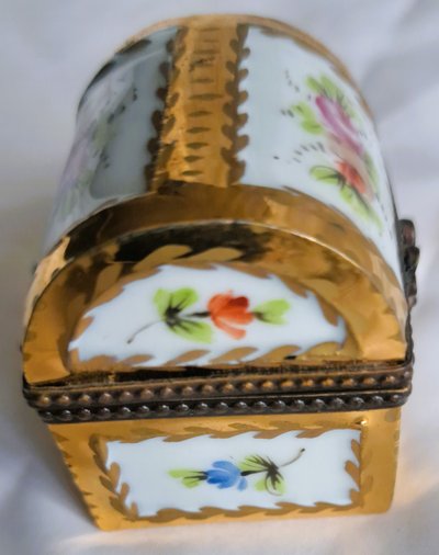Jolie Boîte à pilules de collection en porcelaine peinte à la main ancienne avec 3 flacons début 20e