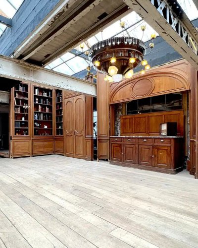 Empire style Parisian woodwork, 20 meters