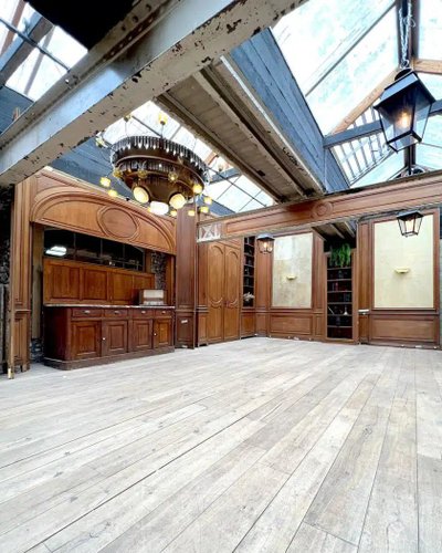 Empire style Parisian woodwork, 20 meters