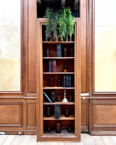 Empire style Parisian woodwork, 20 meters