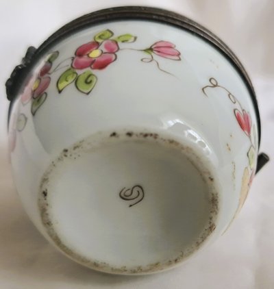 Jolie Boîte à pilules de collection en porcelaine peinte à la main 1 flacon