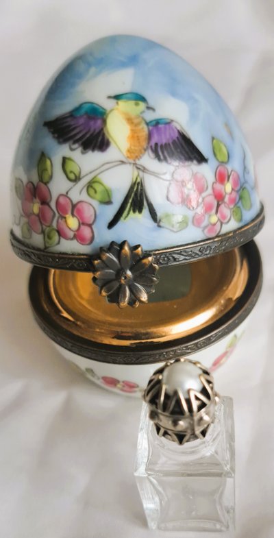 Jolie Boîte à pilules de collection en porcelaine peinte à la main 1 flacon