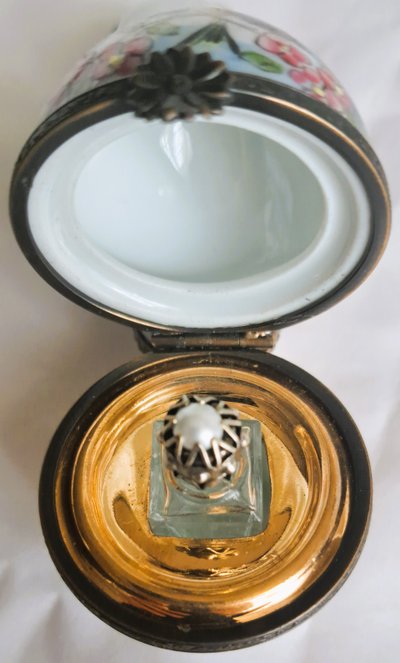 Jolie Boîte à pilules de collection en porcelaine peinte à la main 1 flacon