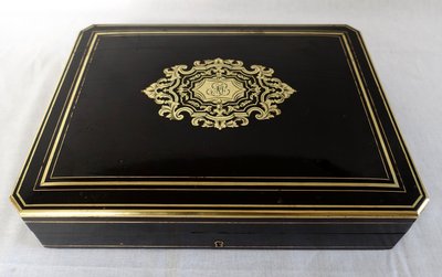 Scatola da gioco in legno d'ebano e intarsio Boulle