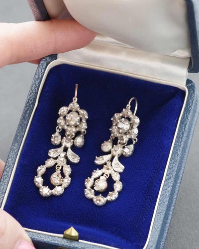 Orecchini regionali di Arles in oro e argento 18 carati, Orecchini lunghi di Arles