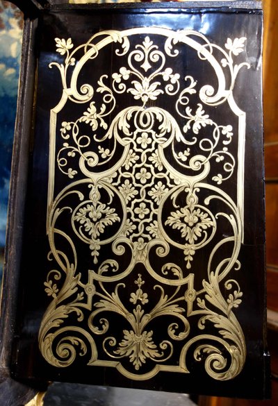 Großes geigenförmiges Wandkartell aus Boulle-Marketerie, Saint Martin in Paris