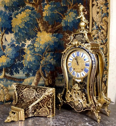 Großes geigenförmiges Wandkartell aus Boulle-Marketerie, Saint Martin in Paris