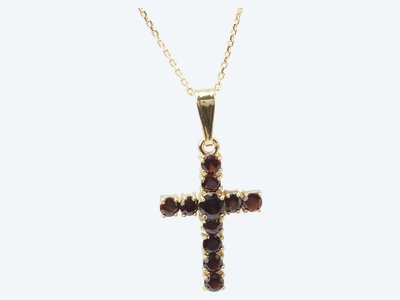 Collier pendentif croix en or jaune et grenats 