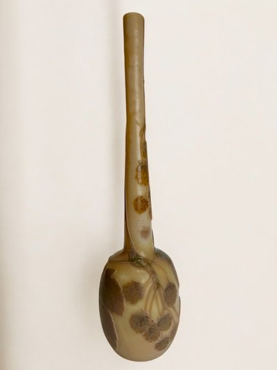 Legras Saint Denis Vase a décor des Houblons 