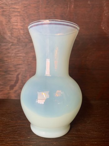 Kleine Vase in Opalkristall "Seifenblase".