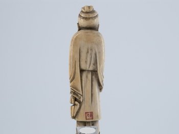 Okimono in Elfenbein. China, 19. Jahrhundert