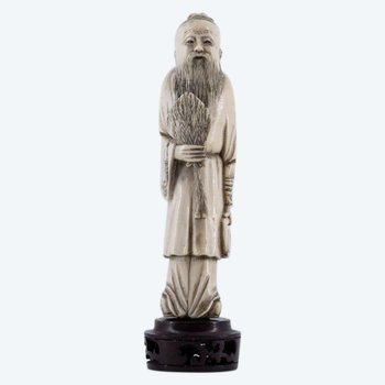 Okimono in Elfenbein. China, 19. Jahrhundert