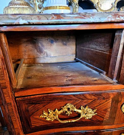 Petite Commode Galbée Toutes Faces époque Louis XV