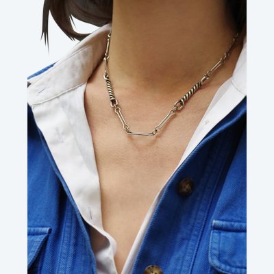 Collana lunga modernista in argento 800 millesimi, collana moderna, twist, trombone