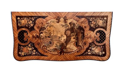 Table à jeux en marqueterie de bois de rose