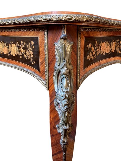 Table à jeux en marqueterie de bois de rose