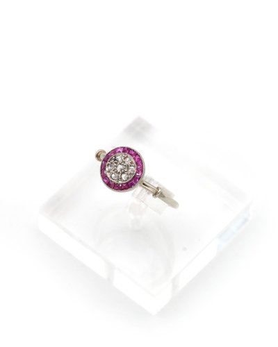 Bague Art Deco cible rubis diamants en or 18k et platine, bague ancienne, bijoux Art Deco