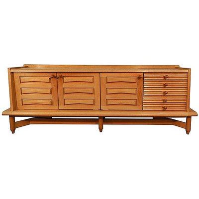 Guillerme Et Chambron , grande ed elegante credenza in rovere Edition Votre Maison Circa 1970