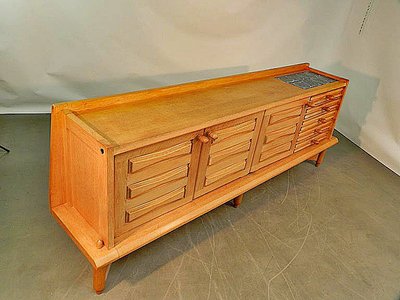 Guillerme Et Chambron , grande ed elegante credenza in rovere Edition Votre Maison Circa 1970