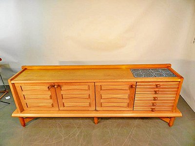Guillerme Et Chambron , grande ed elegante credenza in rovere Edition Votre Maison Circa 1970