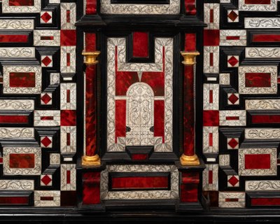Armadietto in guscio di tartaruga e osso, Fiandre, XVII secolo
